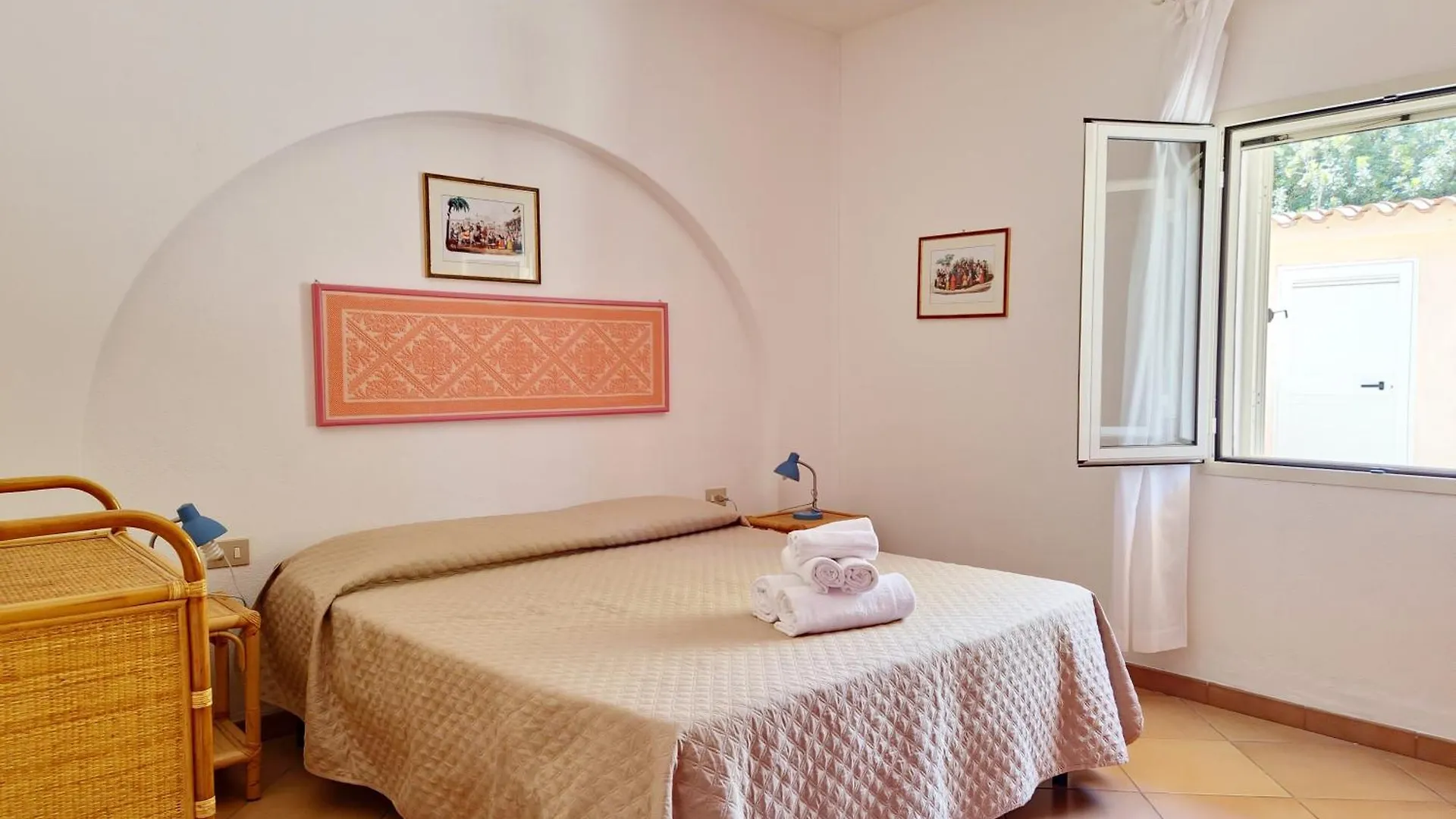 Villa Scogliera Holiday Houses Cala Liberotto Italien