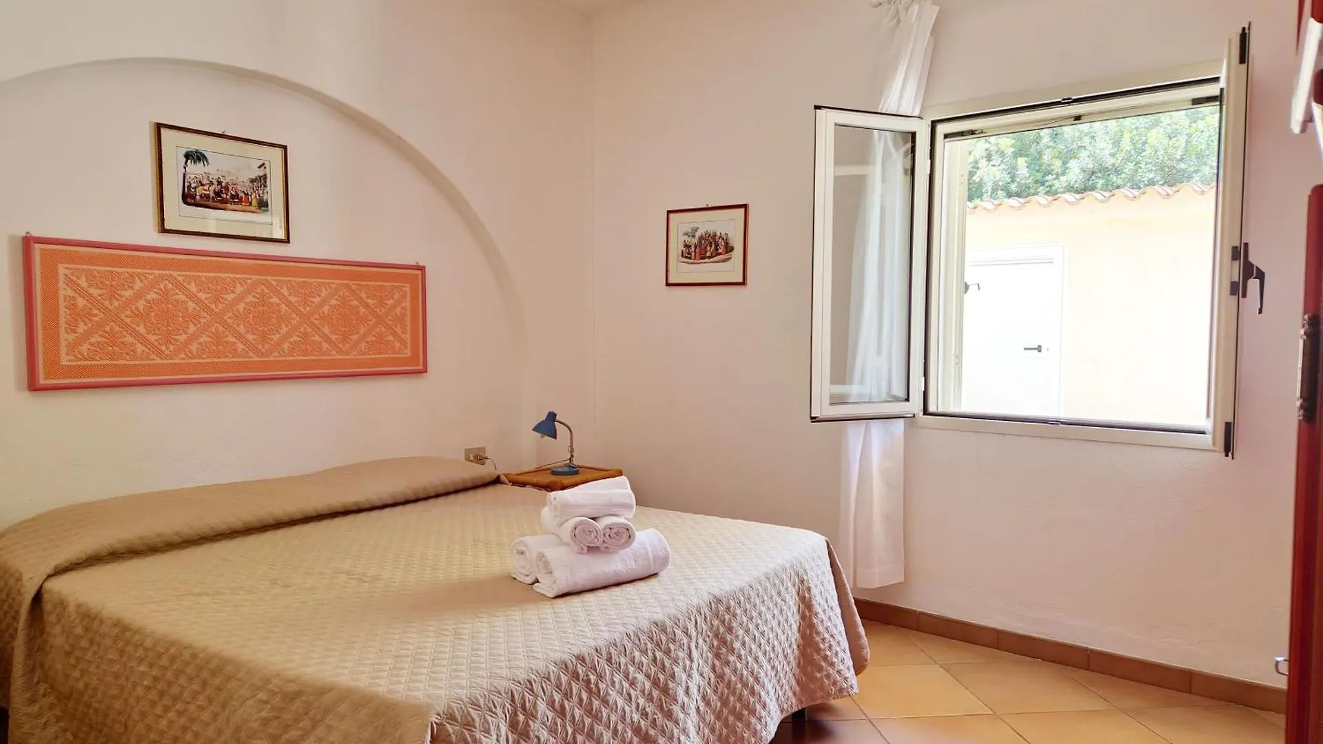 Villa Scogliera Holiday Houses Cala Liberotto 0*,